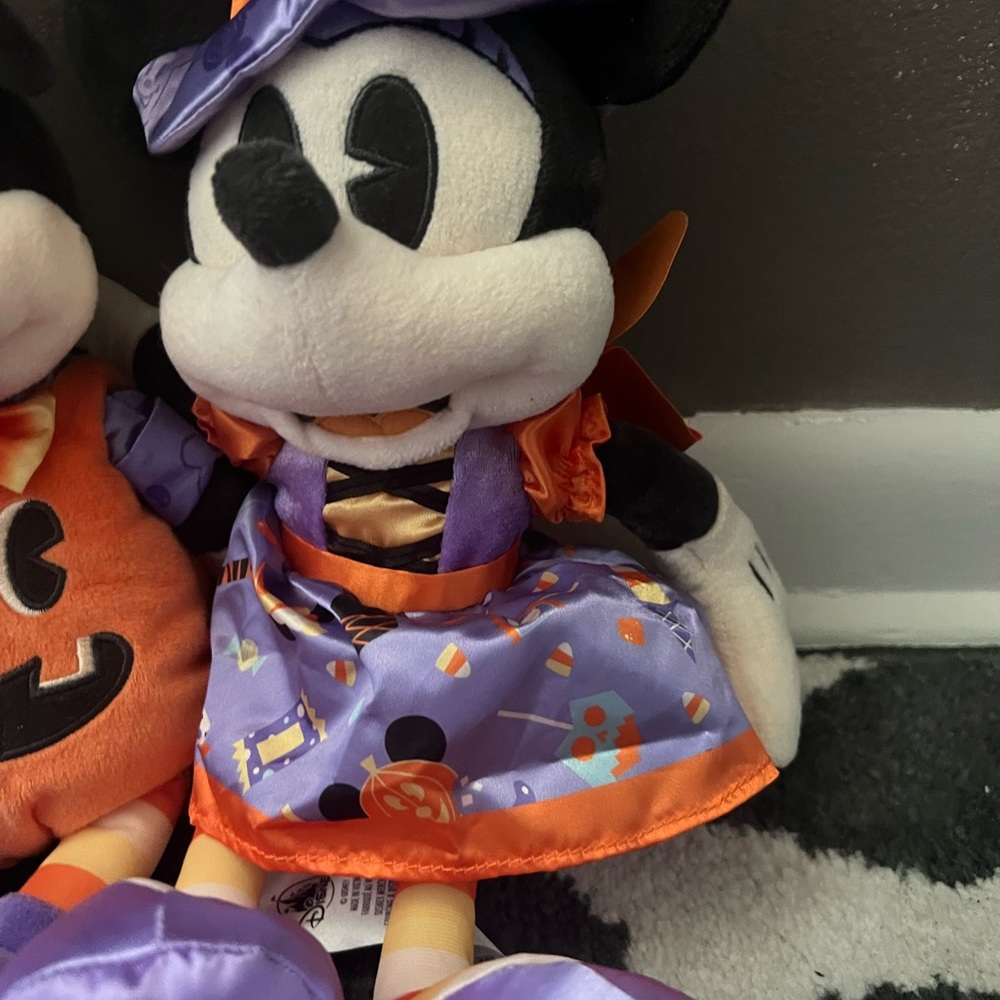 Decor - Picture 2 of 4